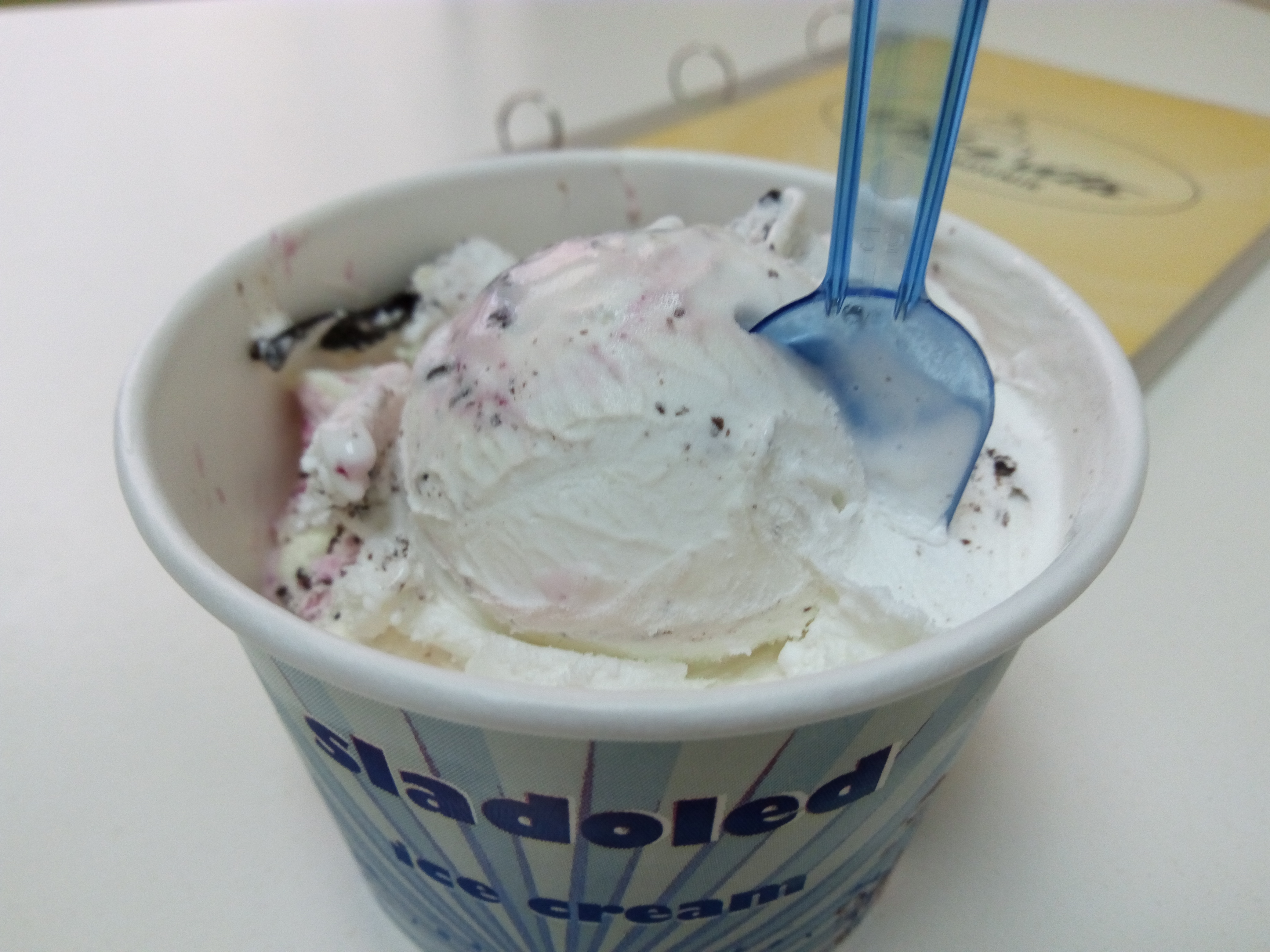 ベリー系のジェラート（カップ）