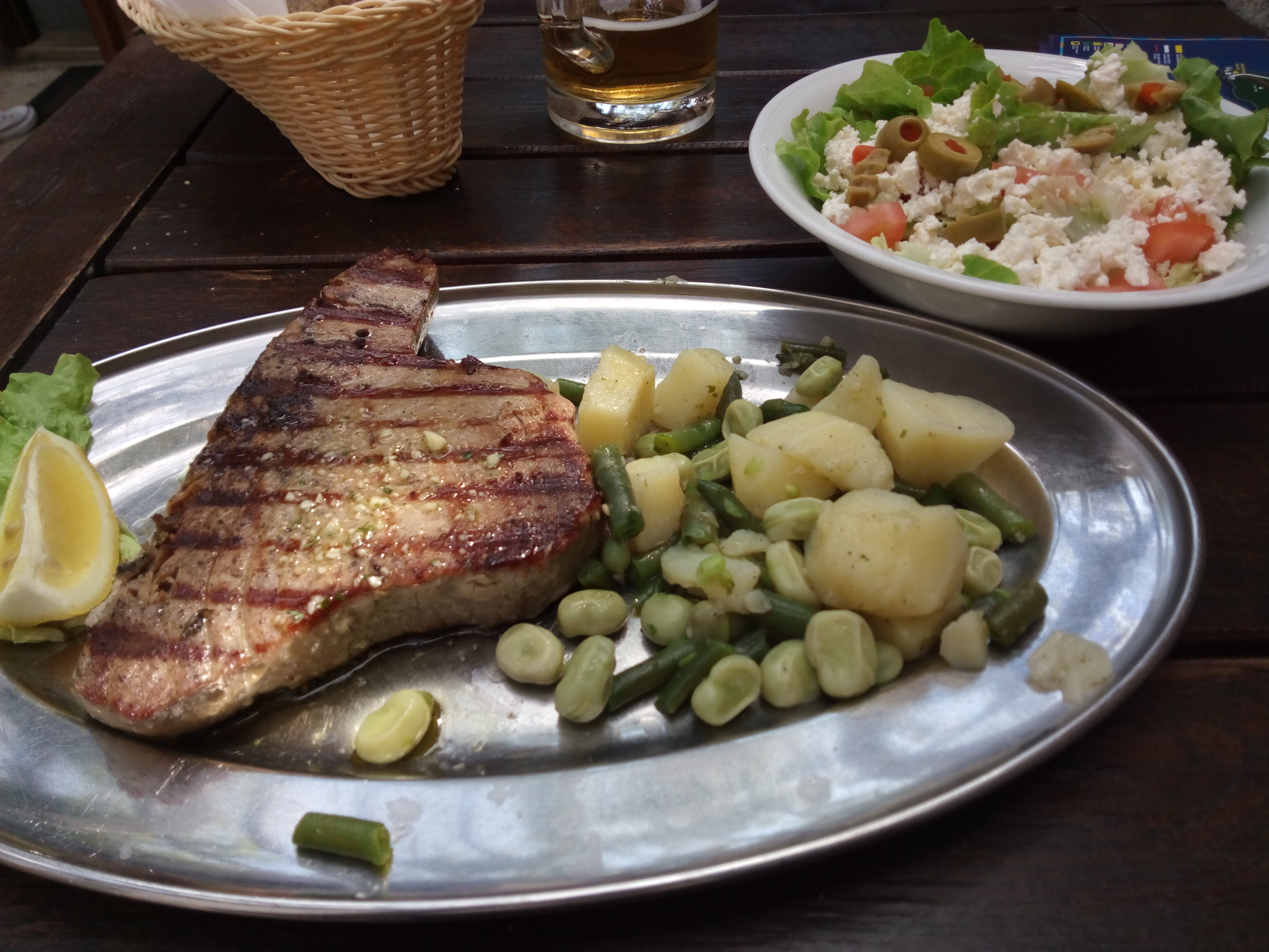 ドブロブニクで食べたツナ（マグロ）ステーキ